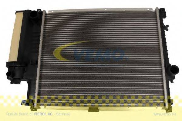 Радиатор, охлаждение двигателя V20-60-1510 VEMO